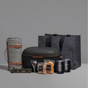 Yatta Sophisticated Soiree Hamper with 12L Cooler Box