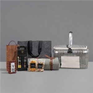 Yatta Journey Joy Hamper with 30L Cooler Basket &amp; Felt Bag