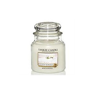 Yankee Candle Fluffy Towels Medium Jar Retail Box No warranty
