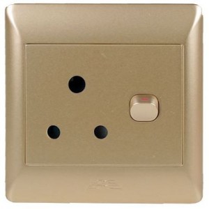 16A Switched Socket Outlet 4x4 with Champagne Cover Plate