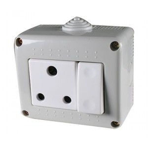 I/Door 15A RSA Switched Socket IP40