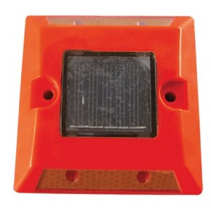 SOLAR ROAD STUD LIGHT RED 4 x LED 118x115x25