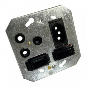 Switched 4X4 Steel Socket 16A 164-2 6859/008