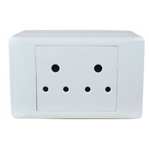 2x5A WHITE SOCKET OUTLET 2x4 C/W SURFACE BOX
