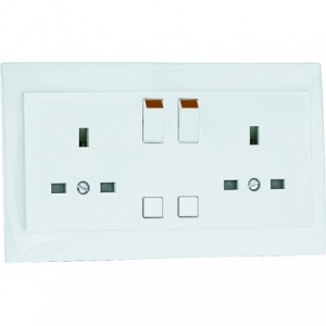 Switched Double British Earth Socket 13A