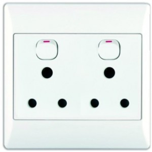 2x16A SWITCHED SOCKET OUTLET 4x4 WITH WHITE COVER PLATE