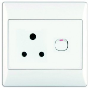 16A SWITCHED SOCKET OUTLET 4x4 WITH WHITE COVER PLATE