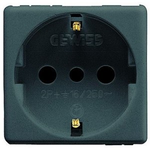 16A 2P+E ITALIAN/GERMAN Socket Outlet